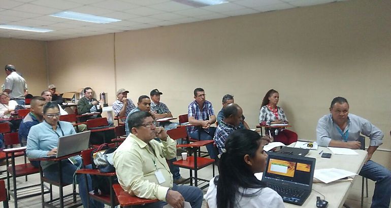 Capacitacin para mejorar asistencia al productor