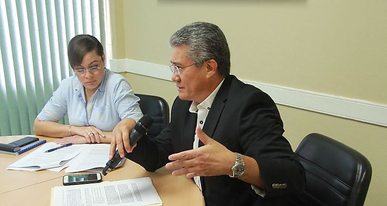 Dr Alejandro Martnez