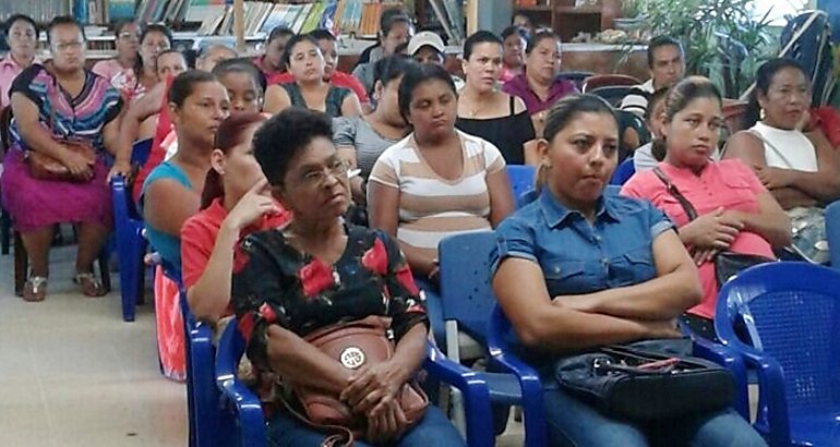 Orientacin a padres de Aserro sobre el riesgo en los jvenes