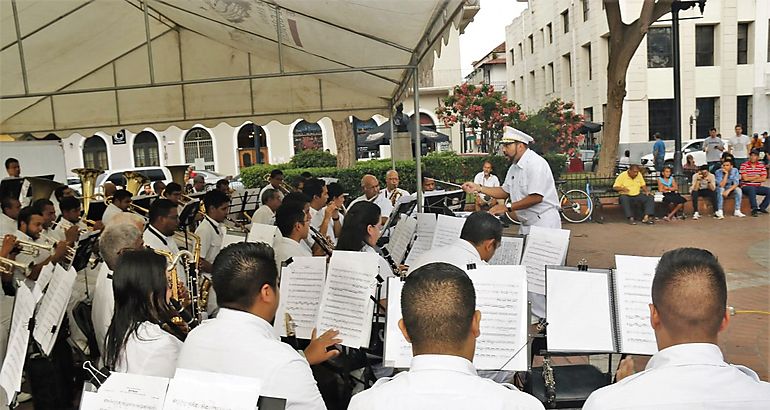 Retreta de la Banda Republicana en Catedral