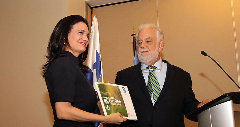 Vicepresidenta y Canciller Isabel de Saint Malo de Alvarado