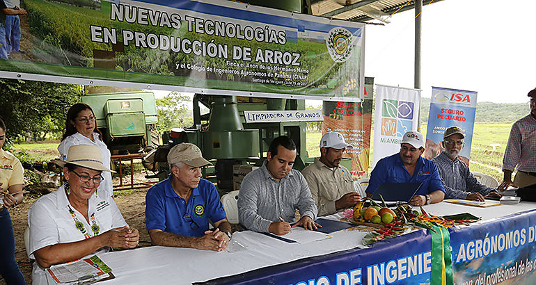 MiAMBIENTE suscribe acuerdos para produccin forestal y seguridad alimentaria