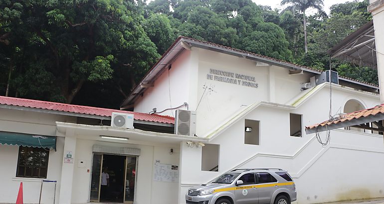 Direccin Nacional de Farmacia y Drogas