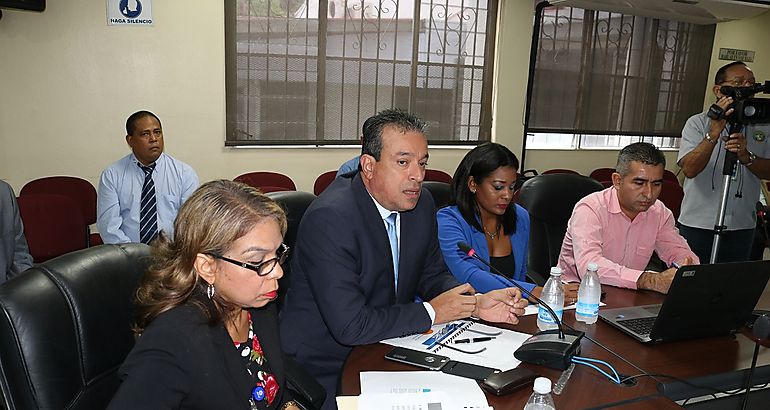 INADEH garantiza pago de honorarios a instructores con traslado de partida
