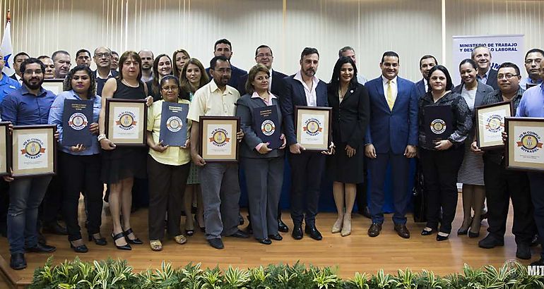 Entrega de V certificacin Yo S Cumplo