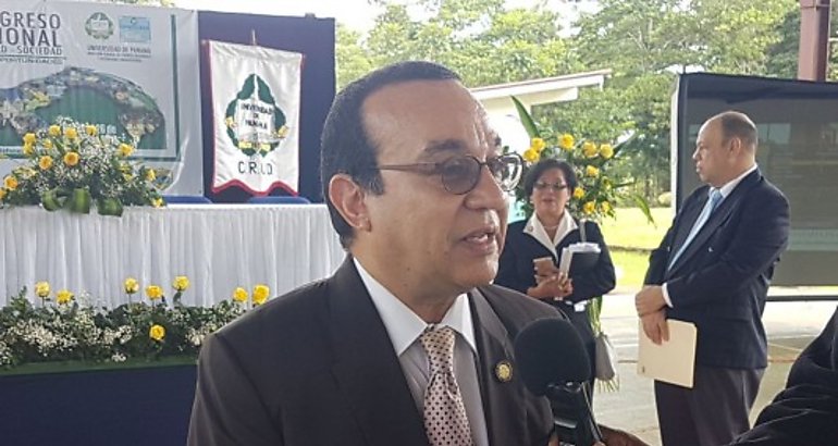  Eduardo Flores Castro
