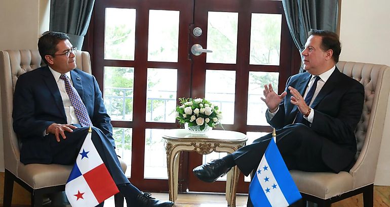 Juan Orlando Hernndez y Juan Carlos Varela
