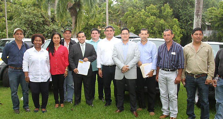 MIDA entrega vehculos y mobiliario 