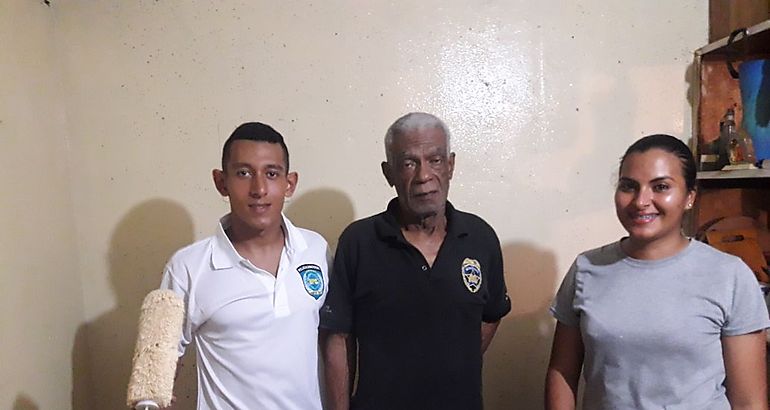 Policia se solidariza con ancianos de Curund