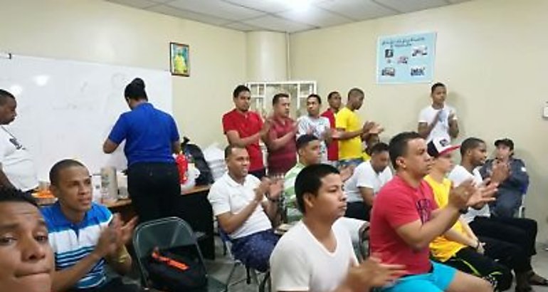 Privados de libertad se gradan en refrigeracin 