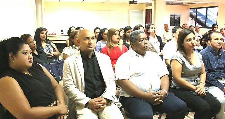 Trabajadores de la provincia de Chiriqu culminan diplomado en Recursos Humanos