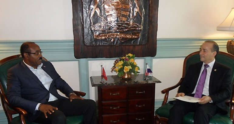 Panam presenta embajador a Gobierno de Antigua y Barbuda 