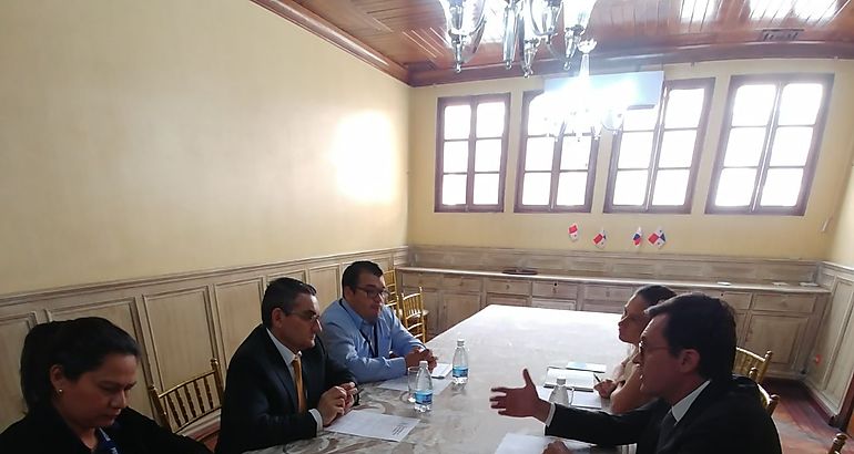 La Embajada de Francia contina colaborando en proyectos de capacitacin a jvenes estudiantes