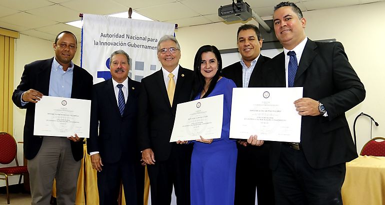 Servidores pblicos obtienen certificacin como especialistas en gestin y tecnologa 