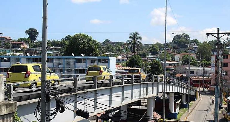puente de Paraso sobre la va Domingo Daz 