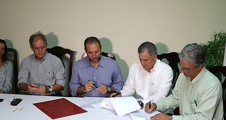 firma de dos convenios ganaderos