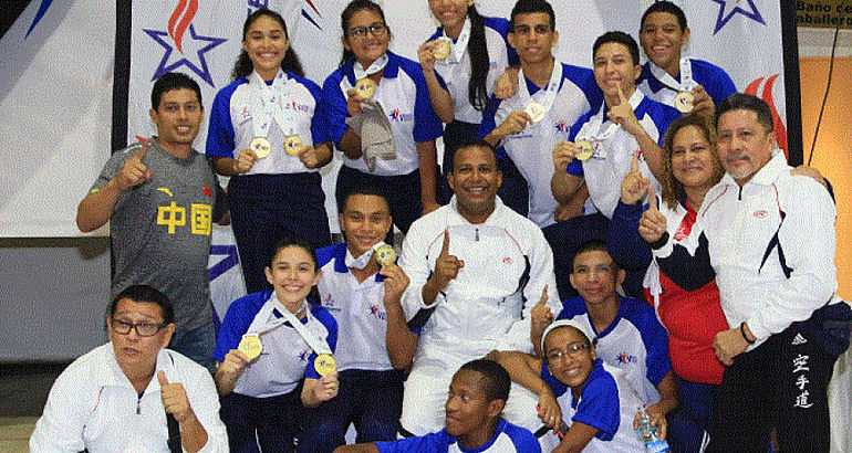 Panam Centro arrasa en el karate de los Juegos Juveniles