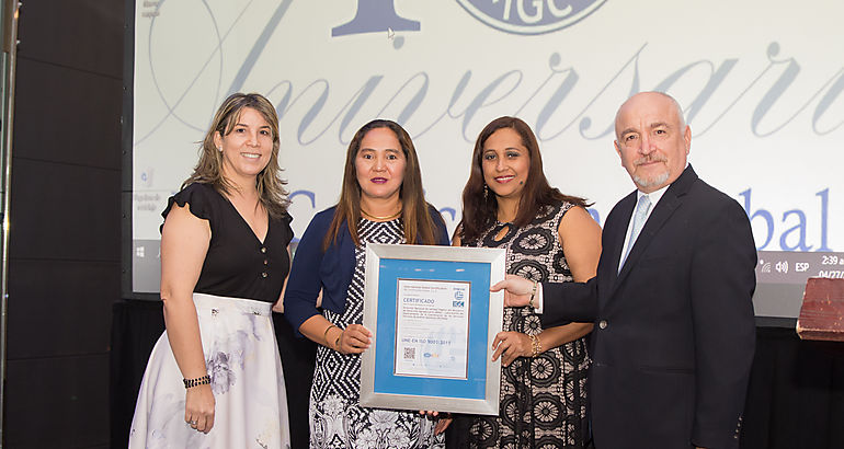 Laboratorios de Sanidad Vegetal del MIDA reciben premios a la calidad y excelencia empresarial 