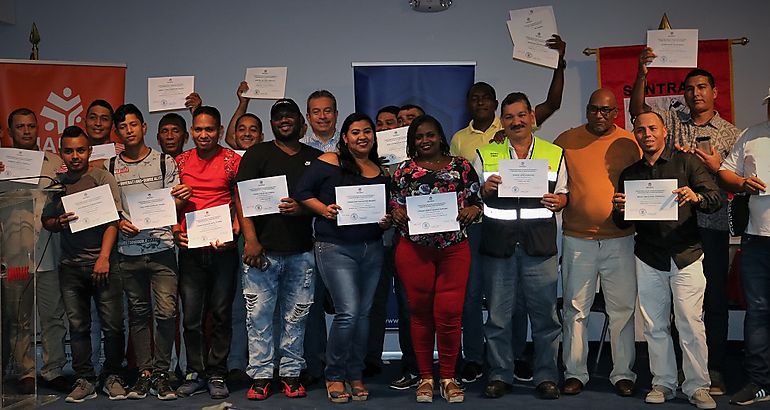 Cincuenta y cinco trabajadores de la construccin reciben certificados del INADEH en cinco especialidades