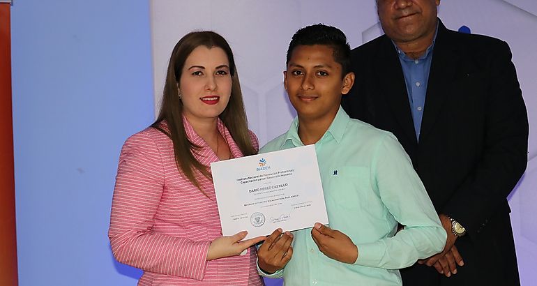 INADEH certifica primer grupo en formacin dual