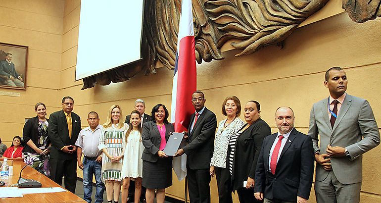 Presentan en la AN documento para mejorar la educacin 