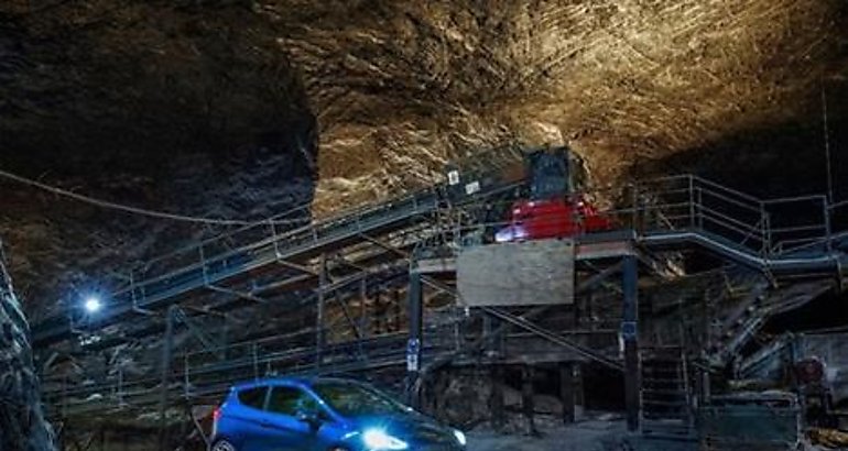 El Ford Fiesta ST recorre una carretera secreta europea