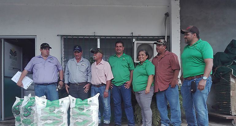 MIDA Veraguas realiza entrega de insumos del programa proyecto ganadero 
