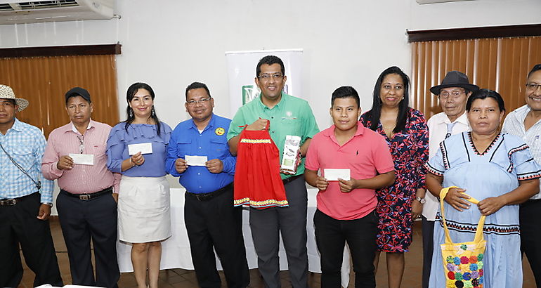 MiAMBIENTE invierte 260 mil dlares en proyectos de produccin en zonas vecinas a reas protegidas