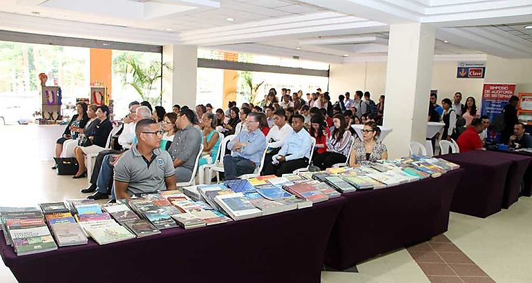 Primera Feria Literaria y Cultural en la UTP 