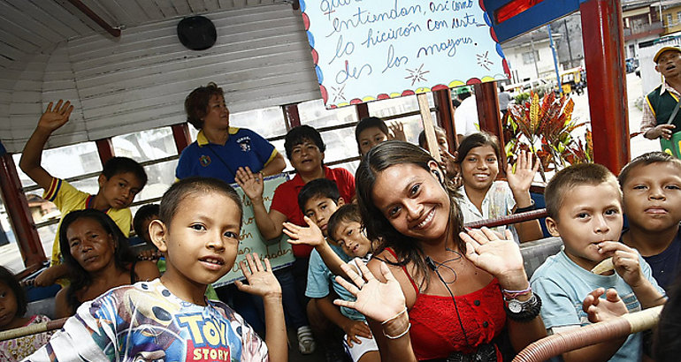 mujeres nios y adolescentes 
