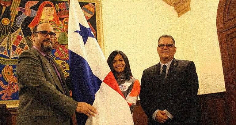 La joven judoca Nmesis Candelo recibi la Bandera Nacional