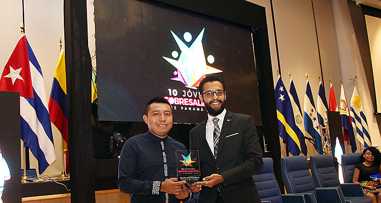 JCI de Panam Premia a jvenes sobresalientes de la UTP