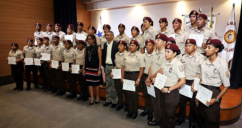 La Polica Municipal aumenta sus filas tras graduacin de 32 vigilantes