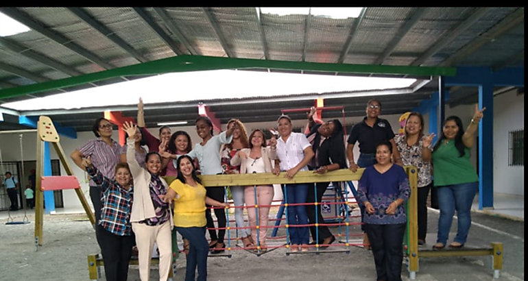 Docentes del IPHE culminan curso de post grado en estimulacin visual
