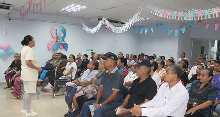 Diabetos en Bugaba aprenden sobre el cncer 