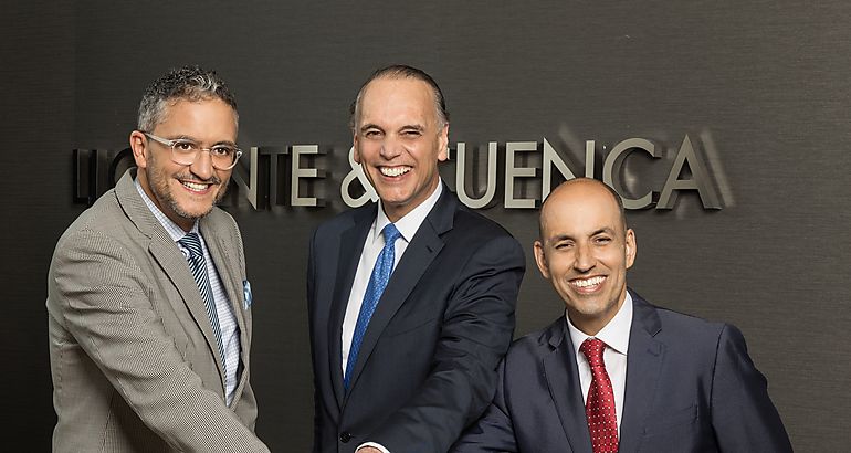 LLORENTE  CUENCA ficha al exCEO de BursonMarsteller