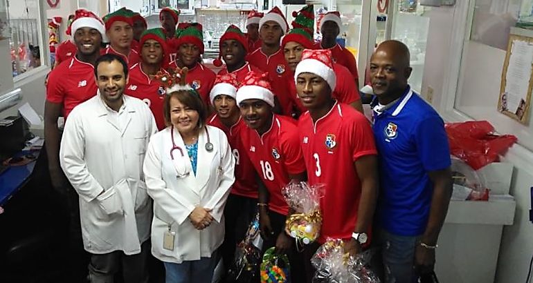 Seleccin Sub20 lleva alegra y obsequios al Hospital del Nio