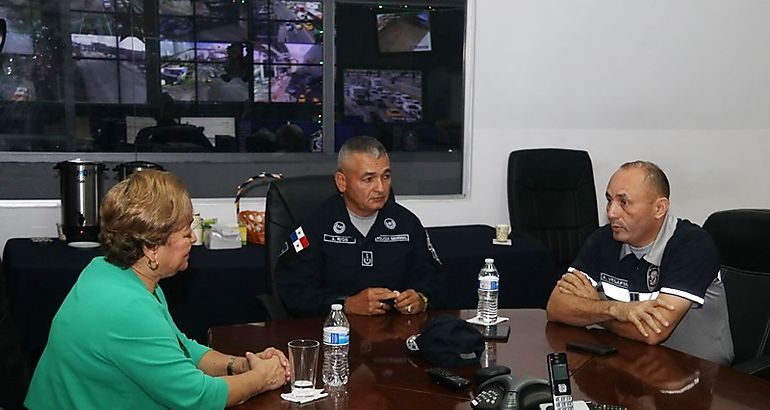 Polica se rene con Gobernadora de Panam 