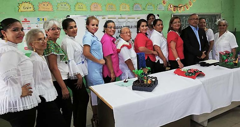 UNIPAL sigue graduando mujeres emprendedoras
