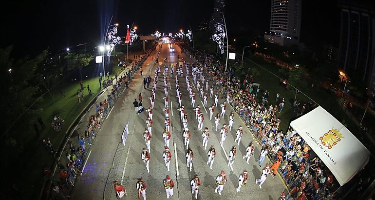 desfile BRILLA LA NAVIDAD 2018