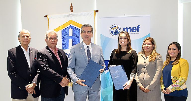 Intendencia y ACOBIR firman acuerdo de cooperacin tcnica 