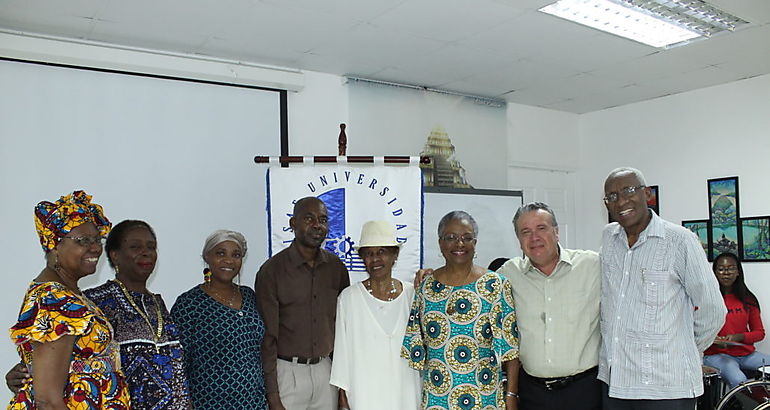 Celebracin de Kwanzaa en ISAE Universidad 