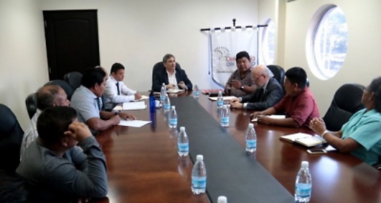 Autoridades de la comunidad de Cmaco se renen con el Defensor del Pueblo