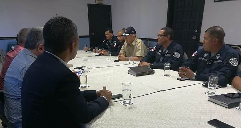 Director General de la Polica Nacional en Chiriu se rene con empresarios 