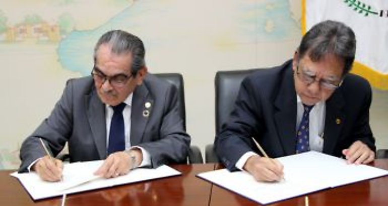 UTP y APACRETO firman convenio 