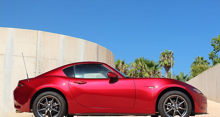 Mazda MX5 RF 20 SkyactivG 184 CV Zenith Sport