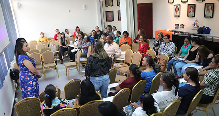 Intercambian experiencias sobre comunicacin de nios y jvenes en atencin a la diversidad