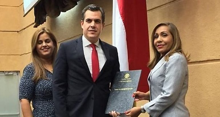 Ratifican a Leo Gonzlez y Cecilia Sucre como director y subdirectora de Aduanas