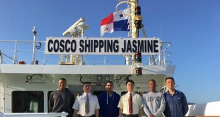 Tres cadetes ms de la UMIP abordan buque de COSCO para embarque