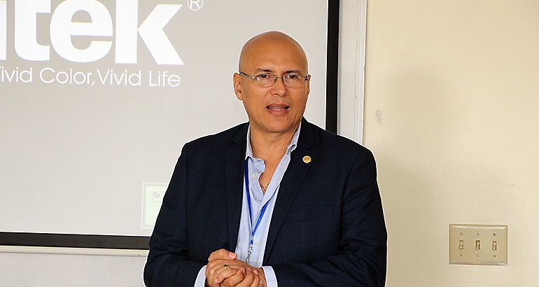 Dr Orlando Aguilar Director de Investigacin de la VIPE